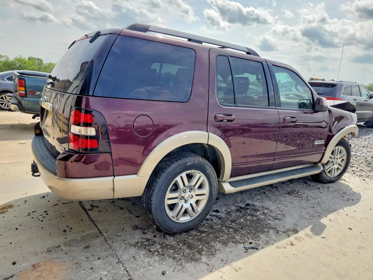Ford Explorer Eddie Bauer