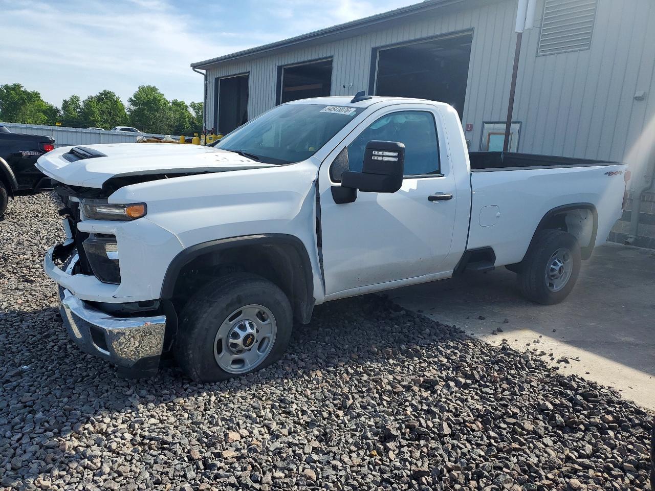 Salvage Chevrolet Silverado Image
