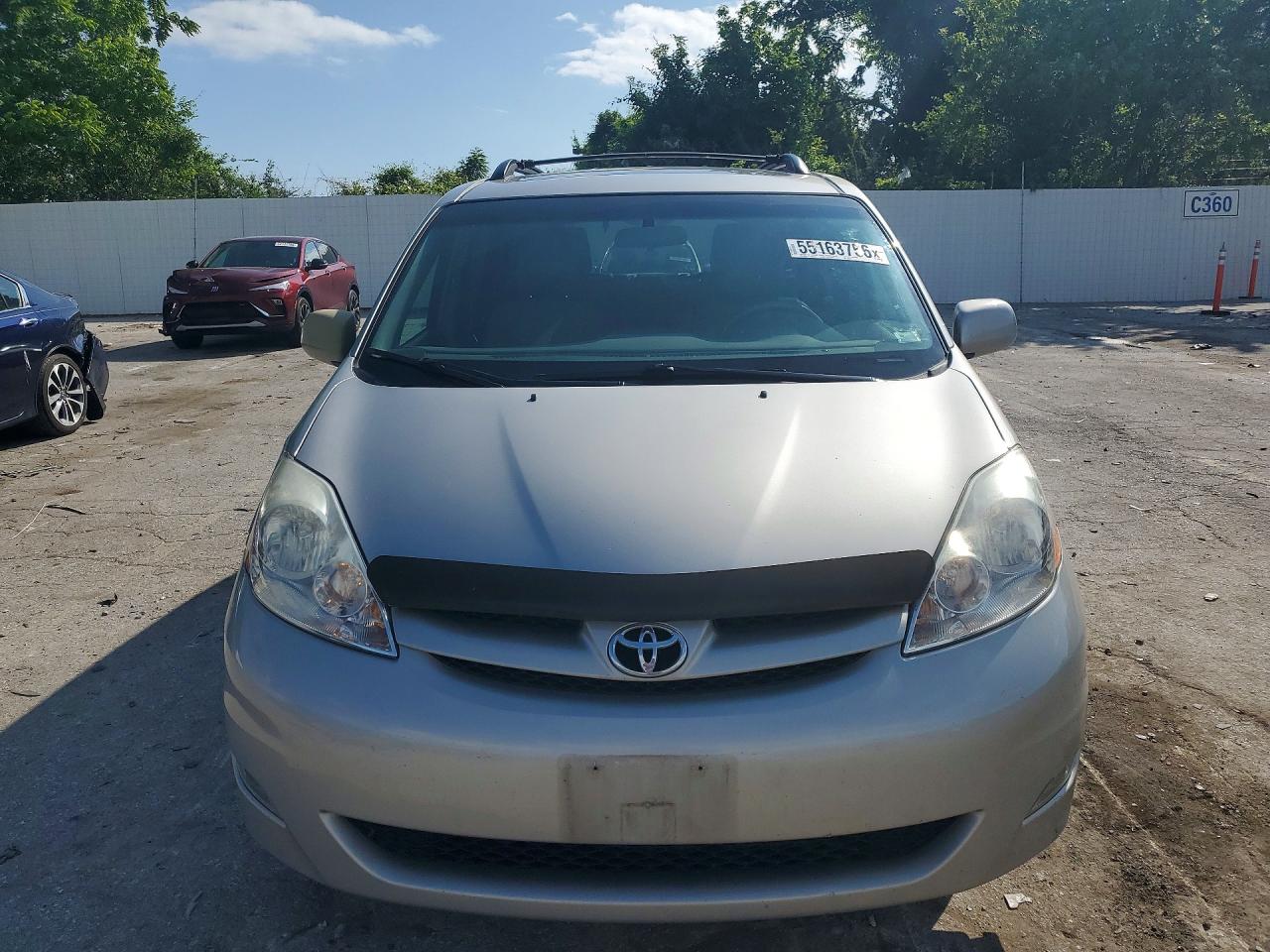 Toyota Sienna Xle
