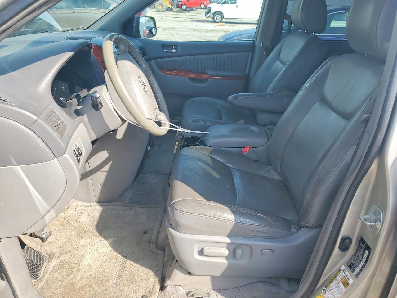 Toyota Sienna Xle
