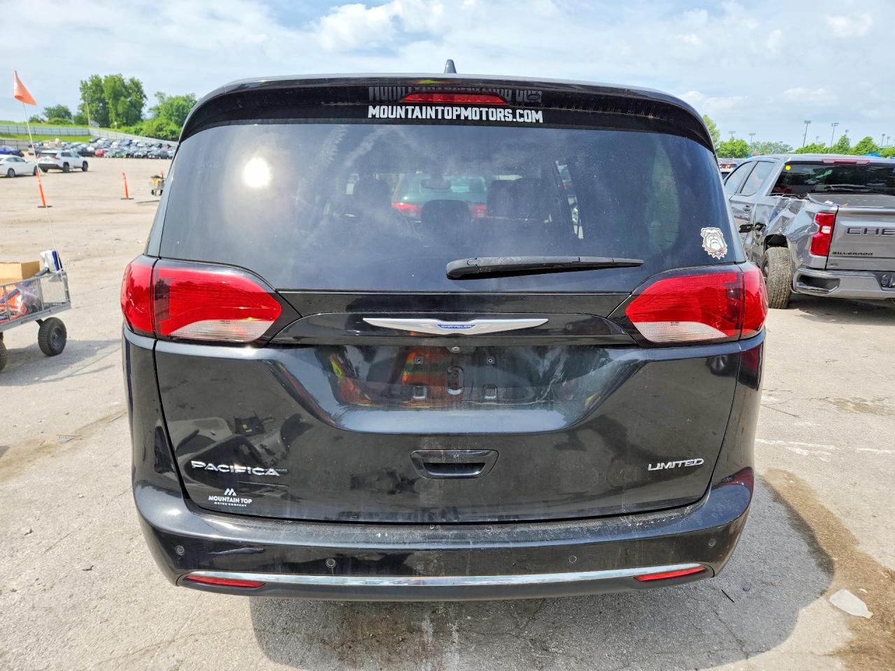 Chrysler Pacifica Limited