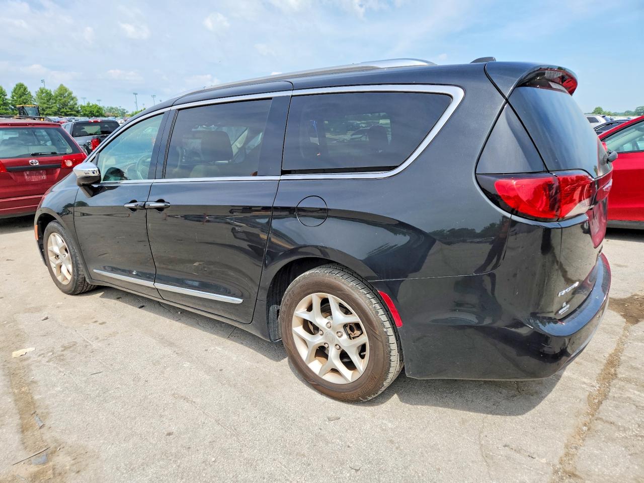 Chrysler Pacifica Limited