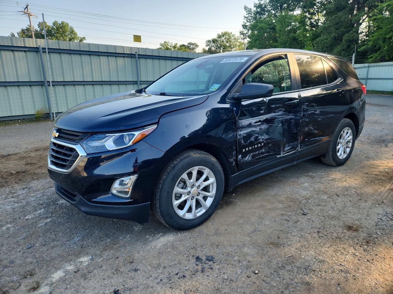 Salvage Chevrolet Equinox Image
