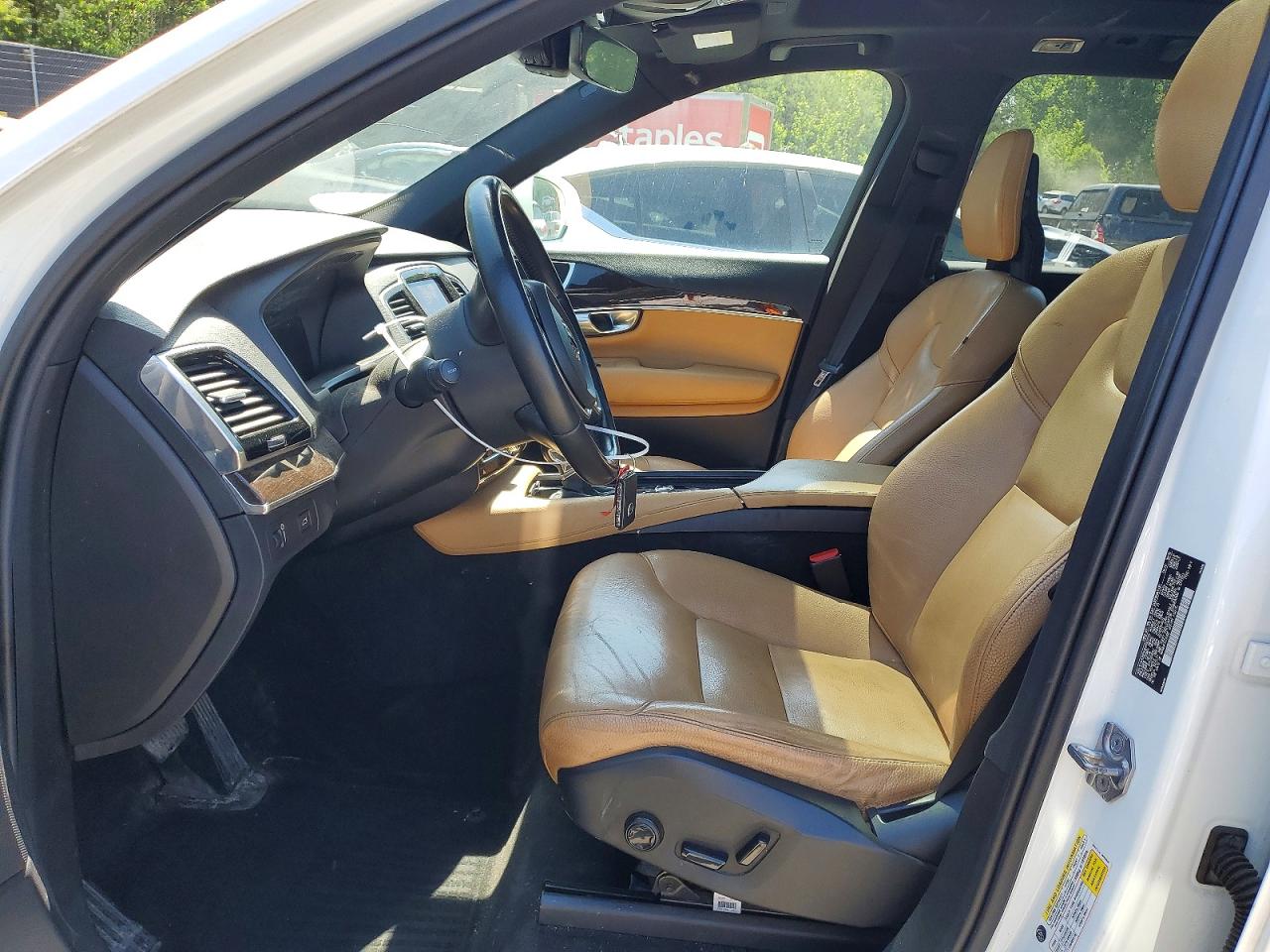 Volvo XC90 T6