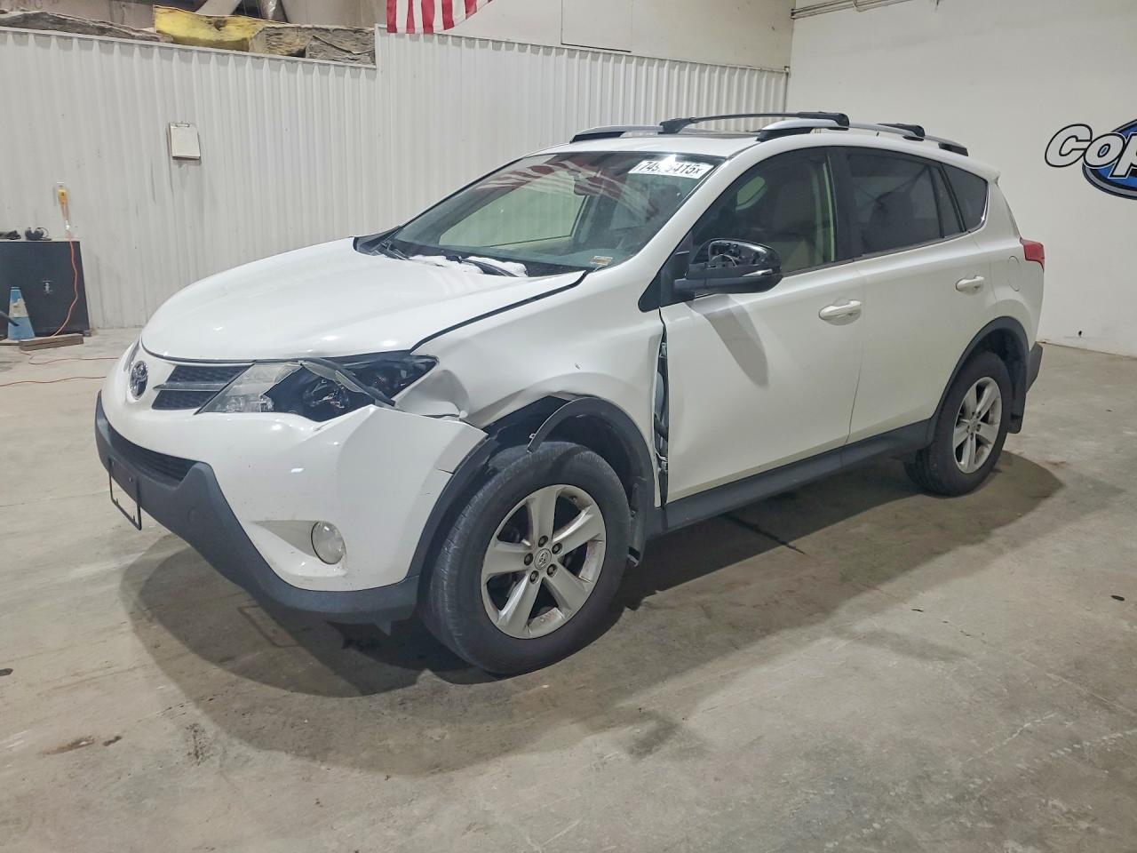 Salvage Toyota RAV4 Image