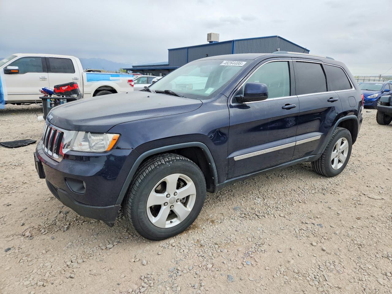 Salvage Jeep Cherokee Image