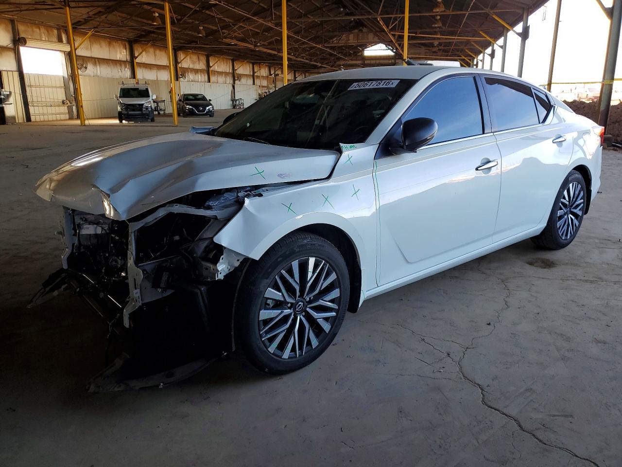 Salvage Nissan Altima Image