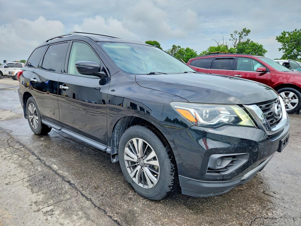 Nissan Pathfinder S