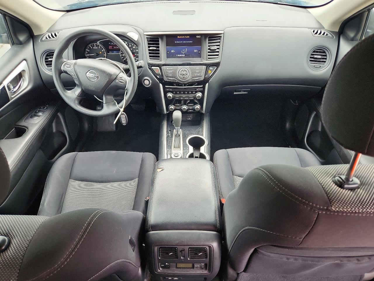 Nissan Pathfinder S