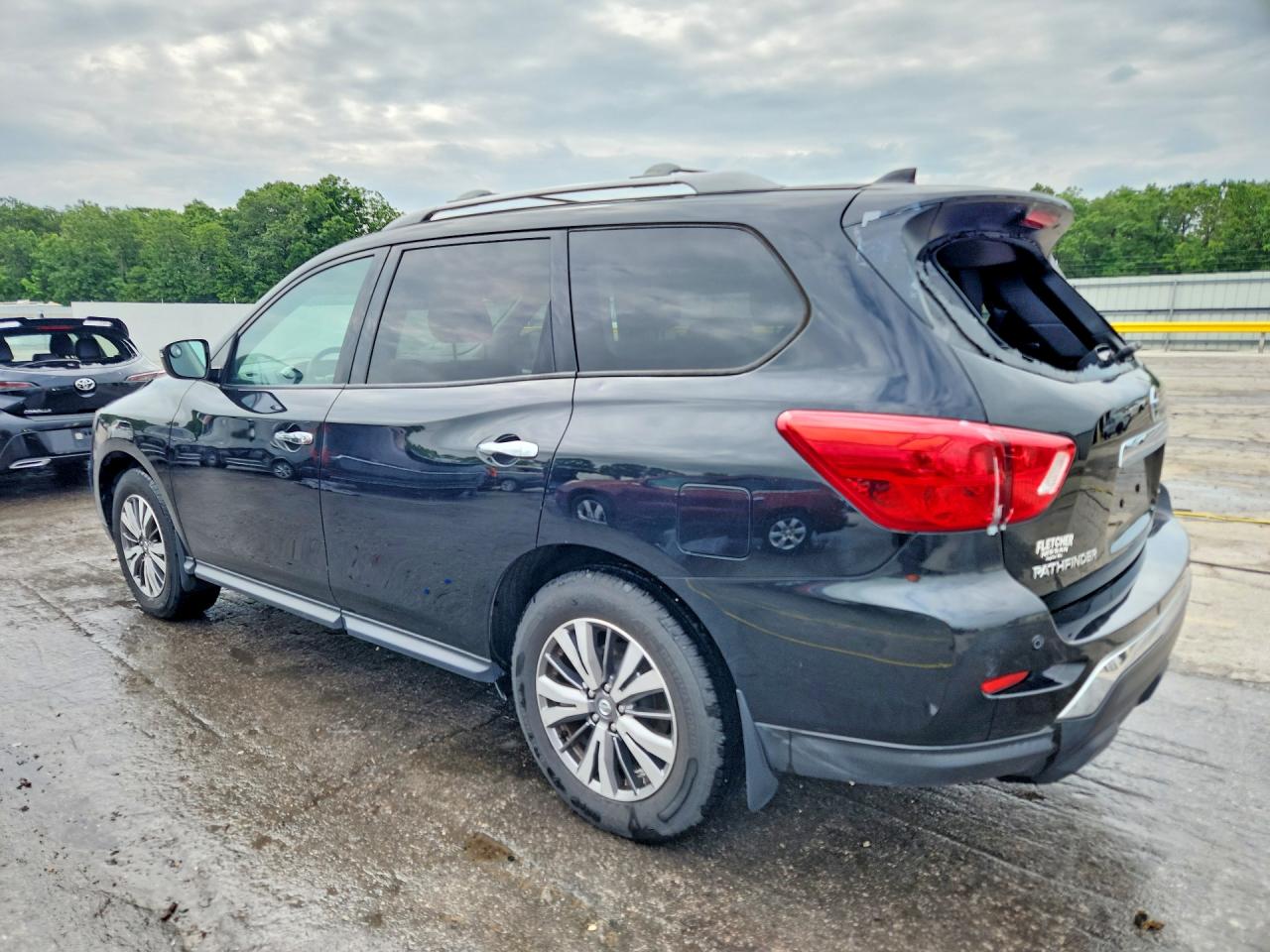 Nissan Pathfinder S