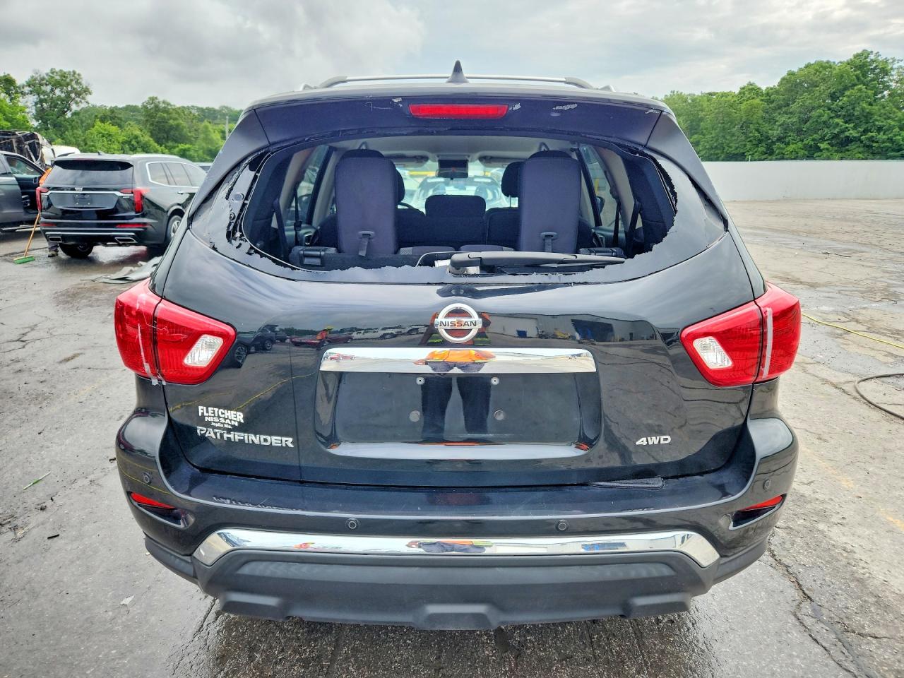 Nissan Pathfinder S