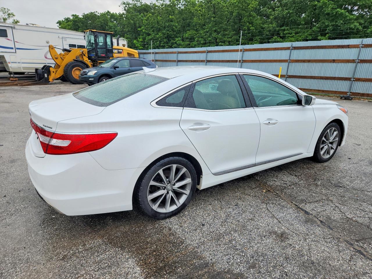 Hyundai Azera Base