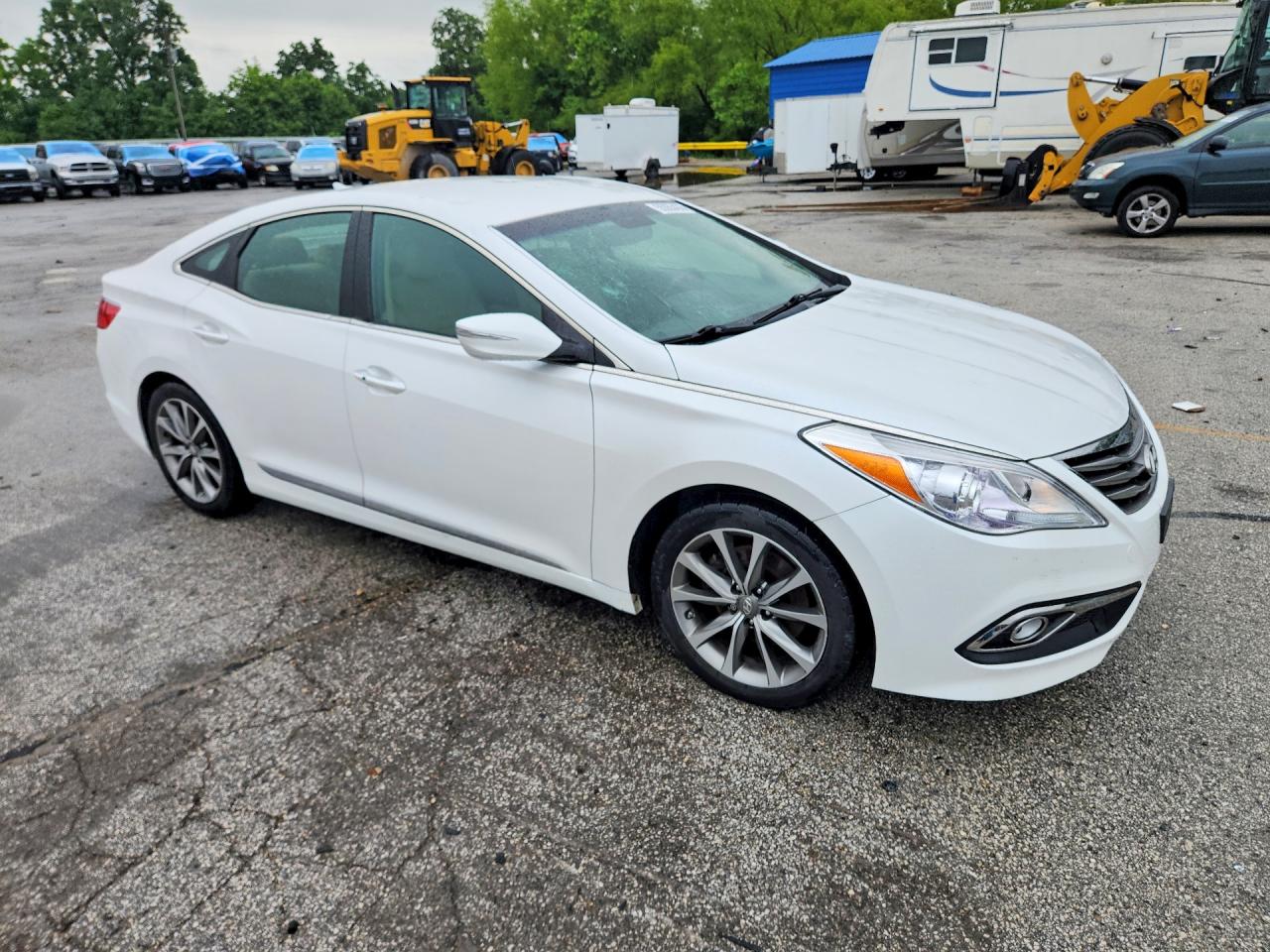 Hyundai Azera Base