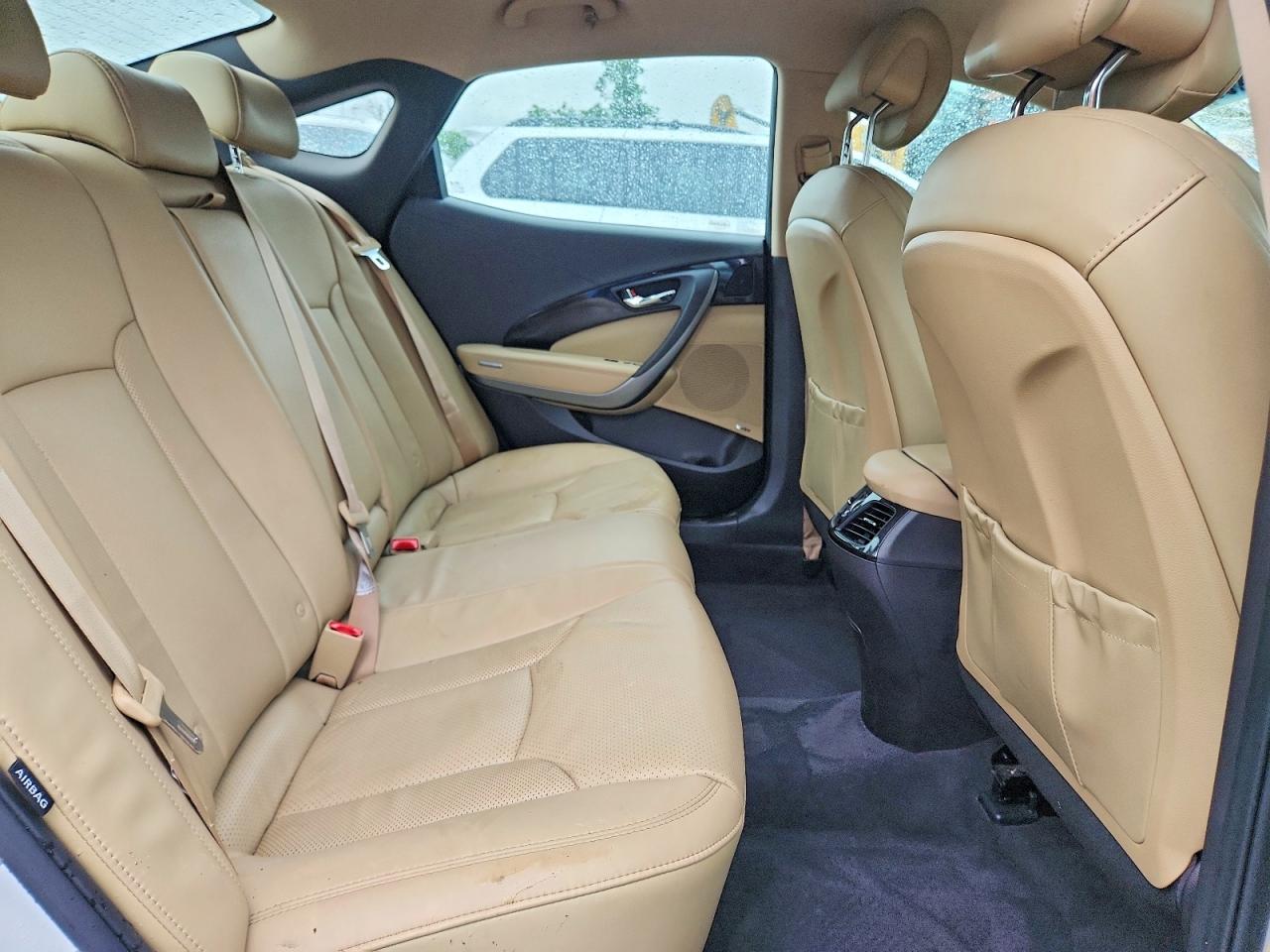 Hyundai Azera Base