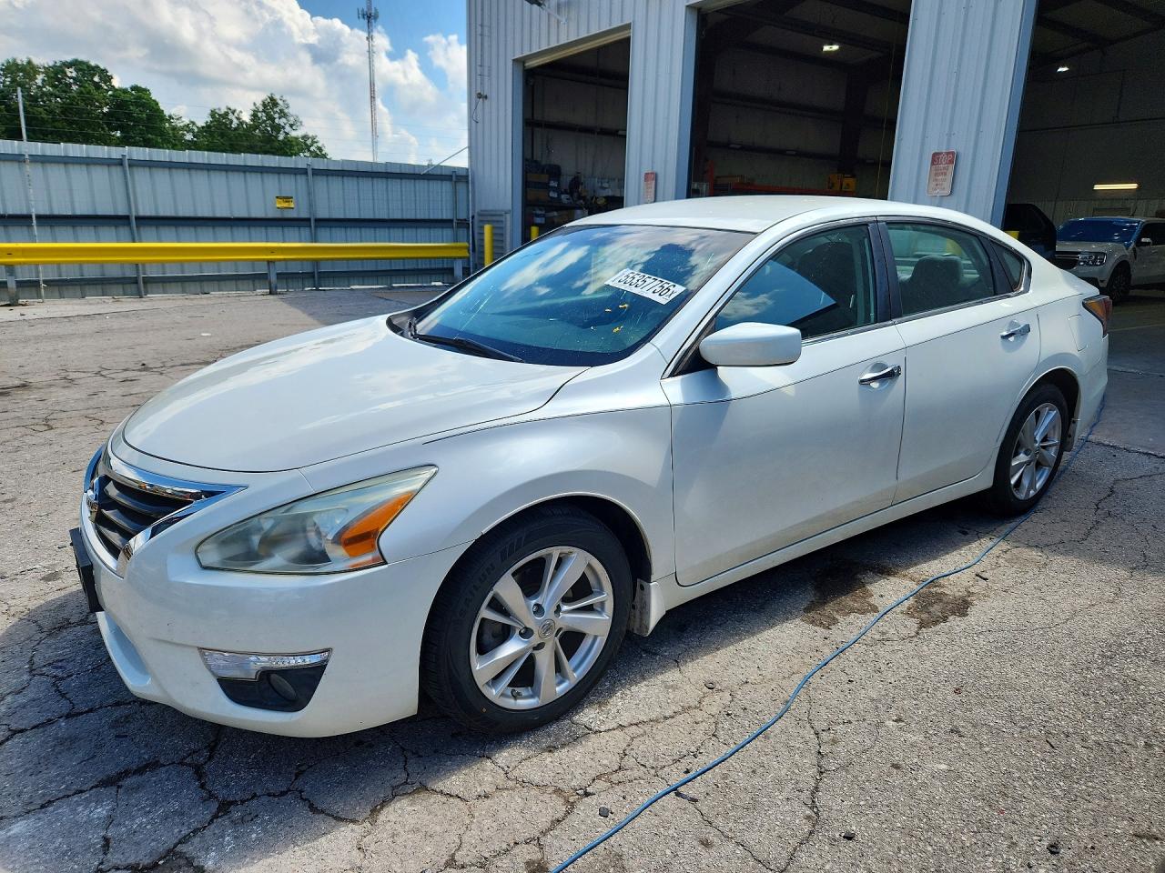 Salvage Nissan Altima Image
