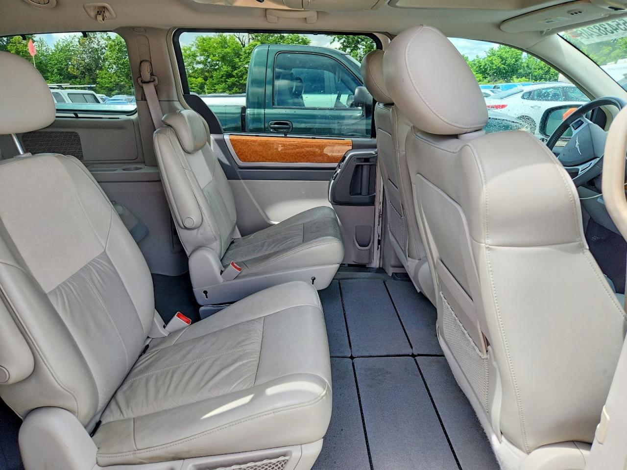 Chrysler Minivan Limited