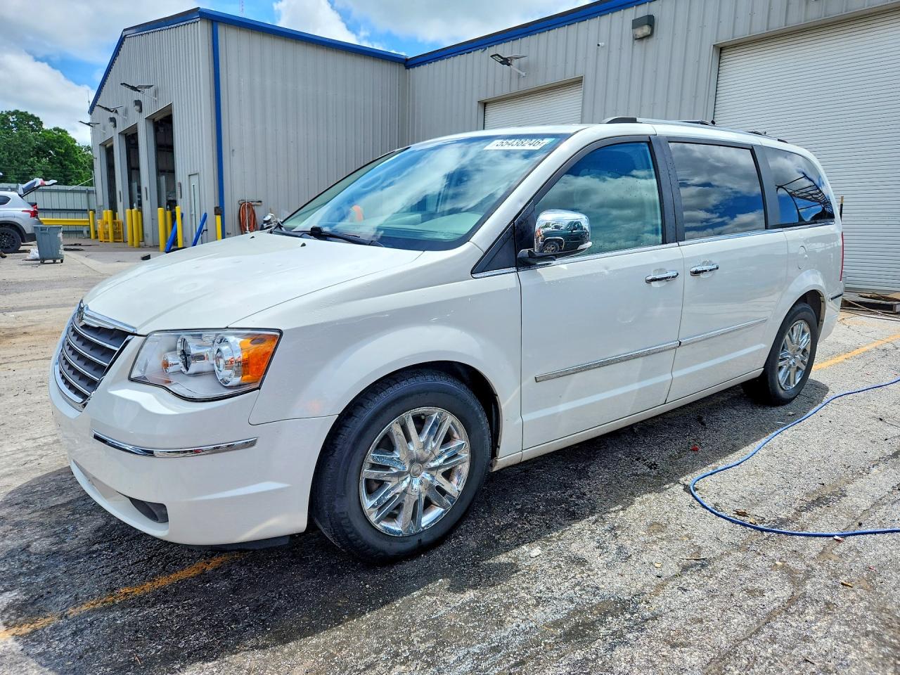 Salvage Chrysler Minivan Image