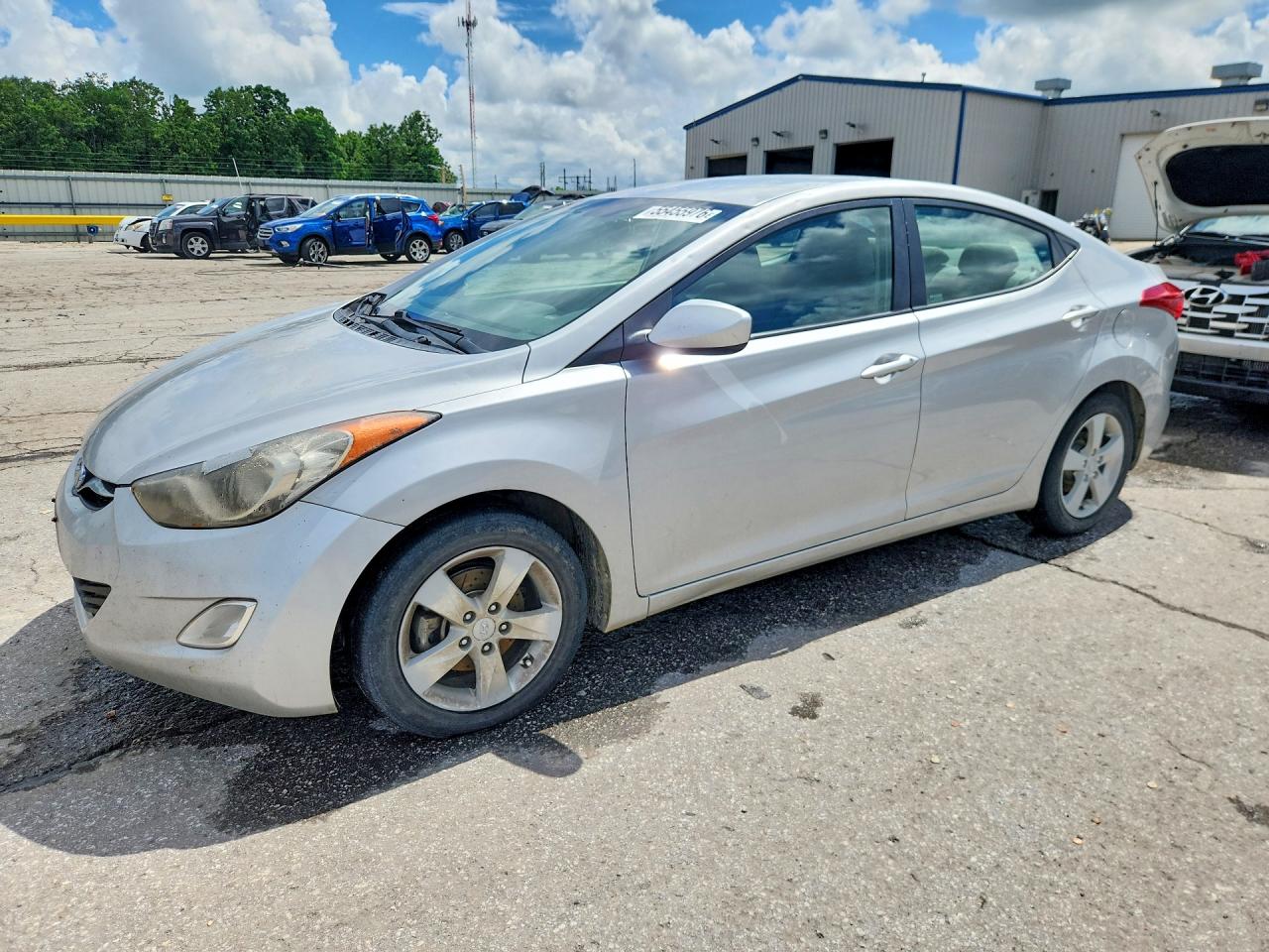 Salvage Hyundai ELANTRA Image