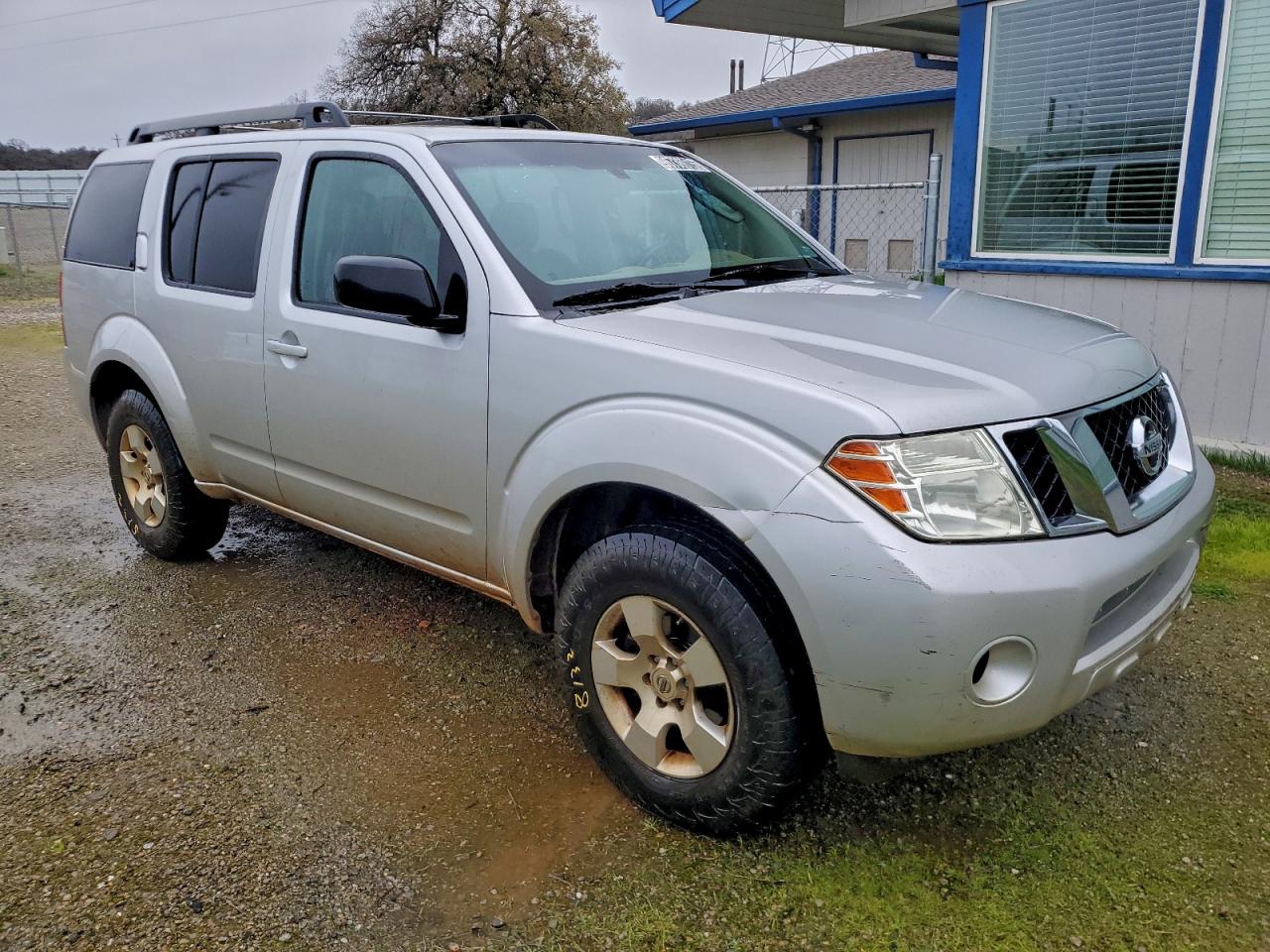Nissan Pathfinder Sv