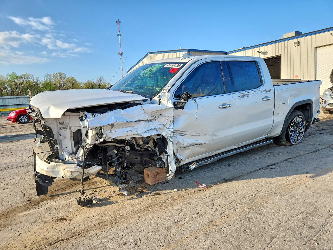 Salvage GMC Sierra Image