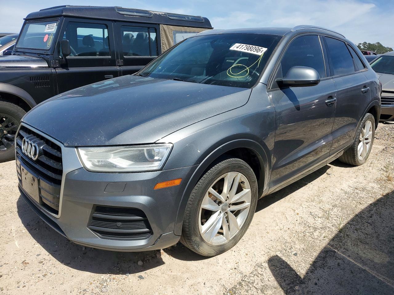 Salvage Audi Q3 Image