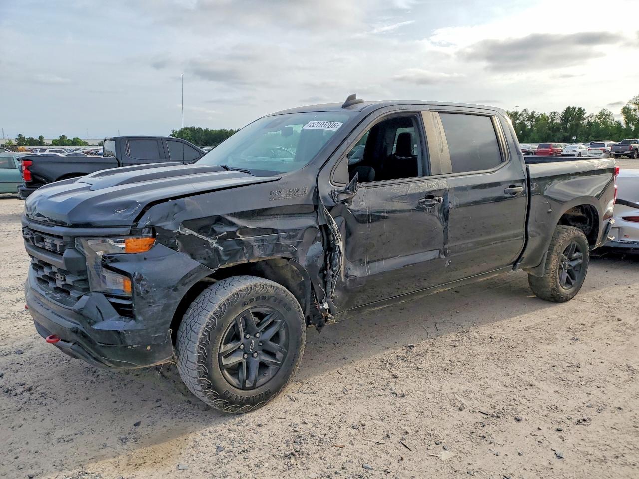Salvage Chevrolet Silverado Image