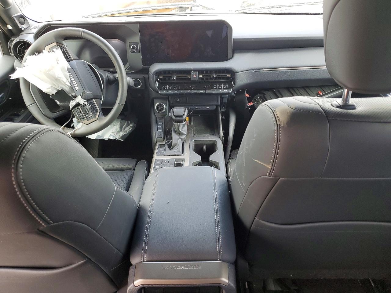 Toyota Land Cruis Base