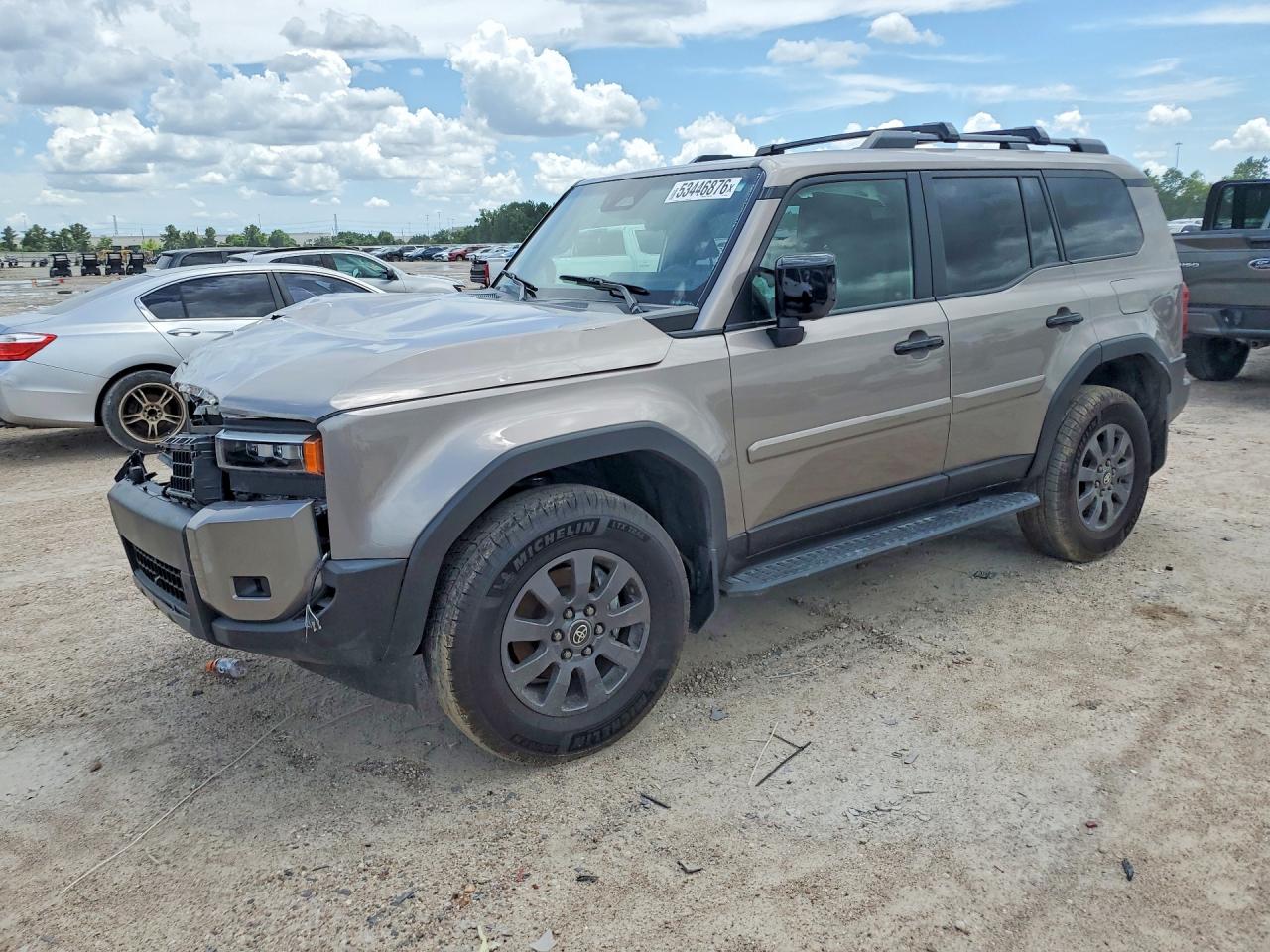 Salvage Toyota Land Cruis Image