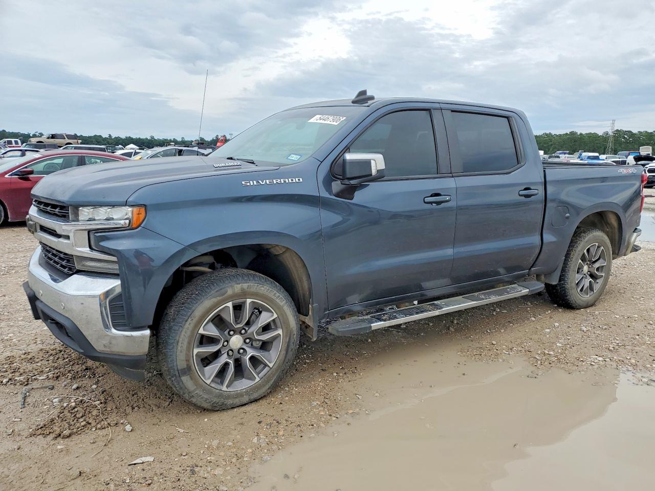 Salvage Chevrolet Silverado Image