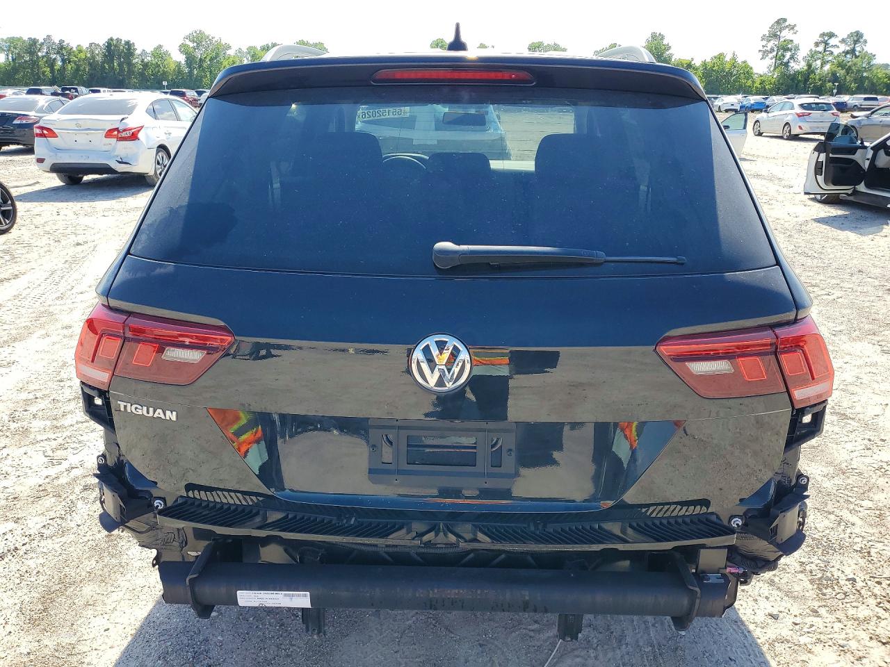 Volkswagen Tiguan S