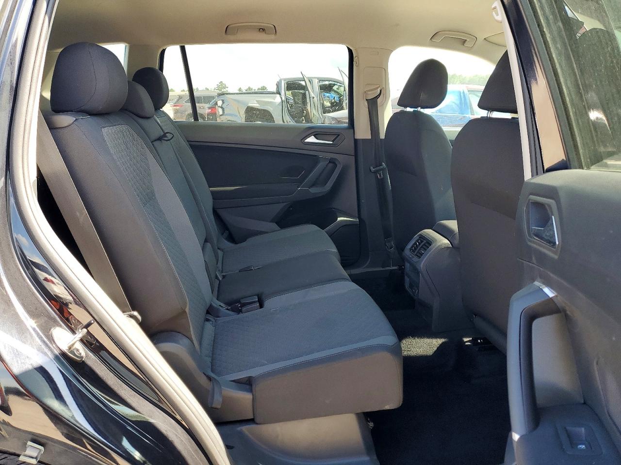 Volkswagen Tiguan S