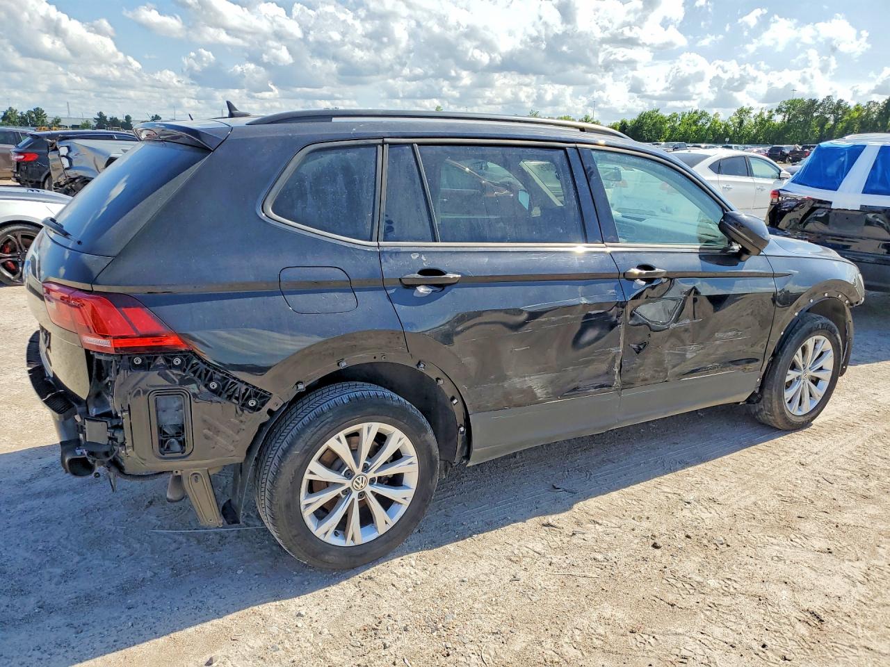 Volkswagen Tiguan S