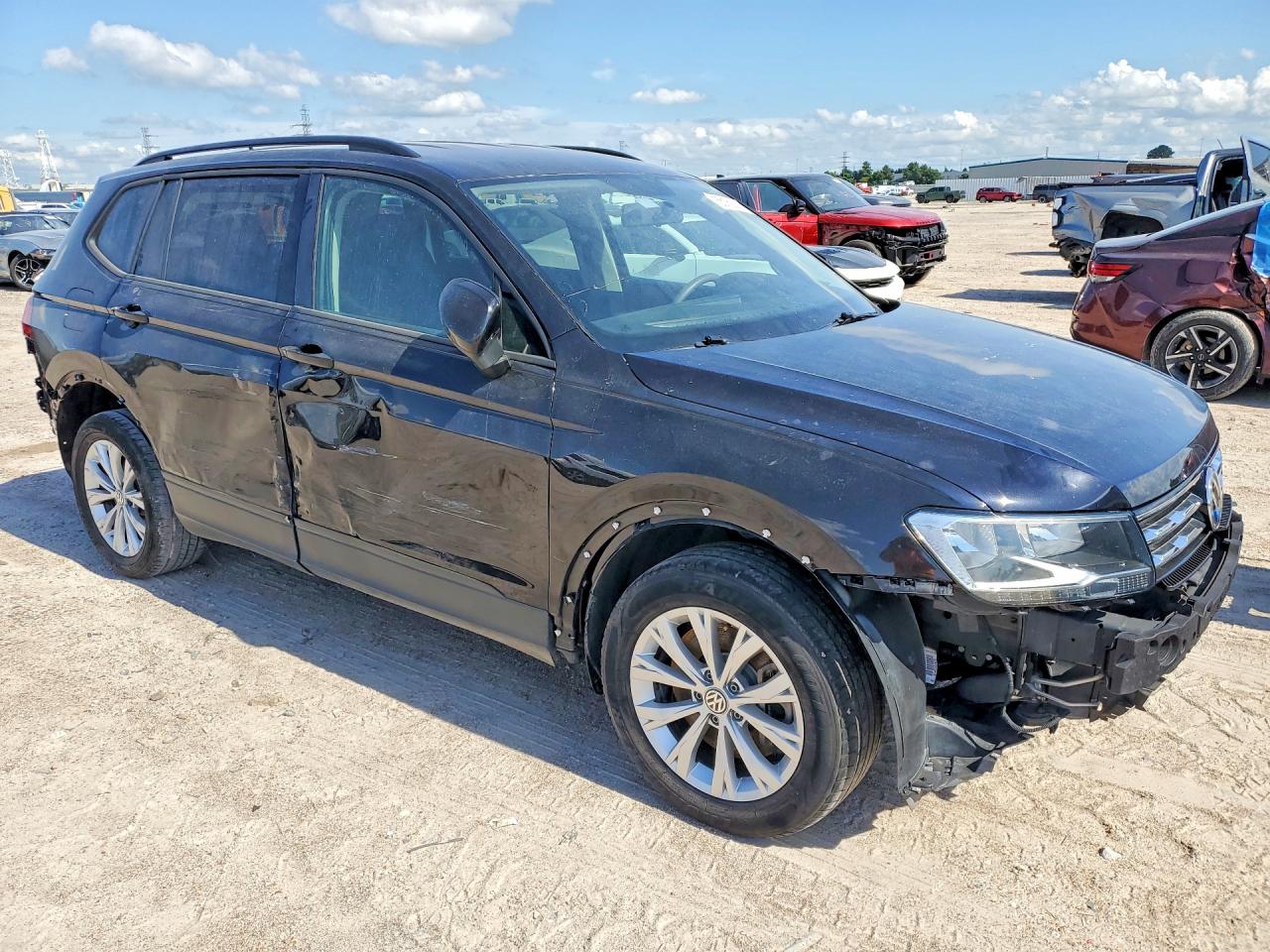 Volkswagen Tiguan S