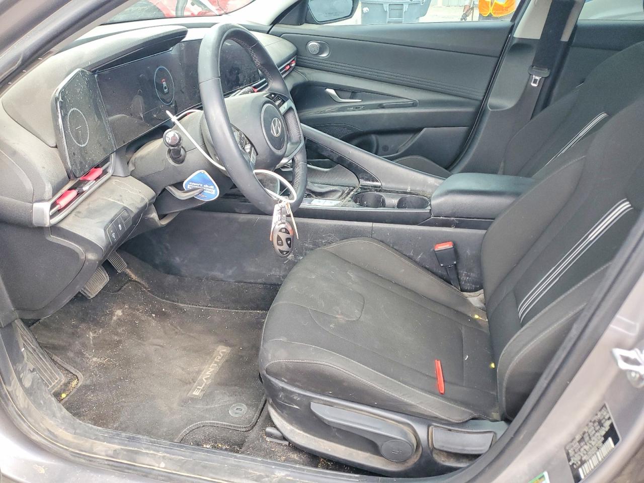 Hyundai ELANTRA Sel