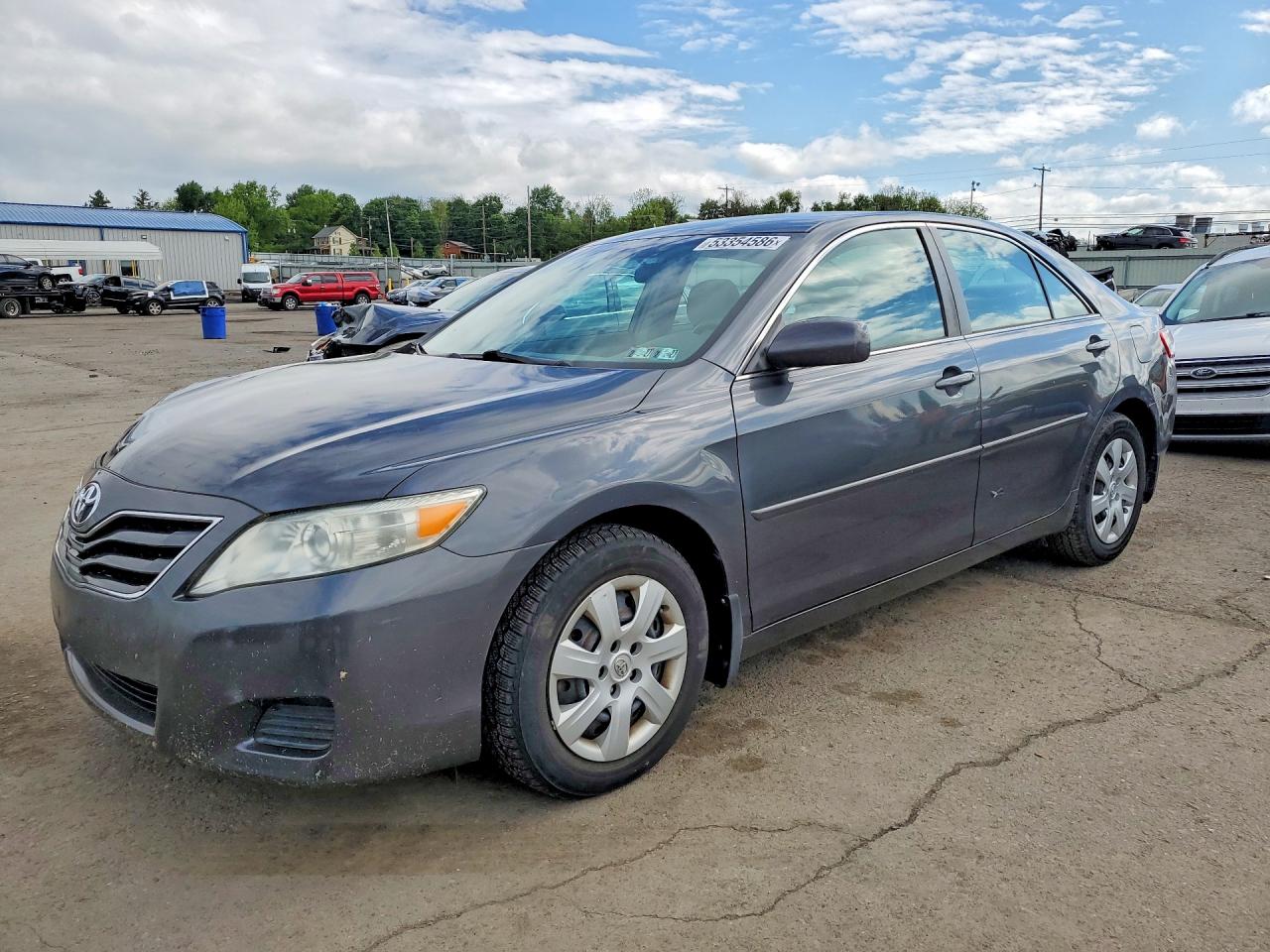 Salvage Toyota Camry Image