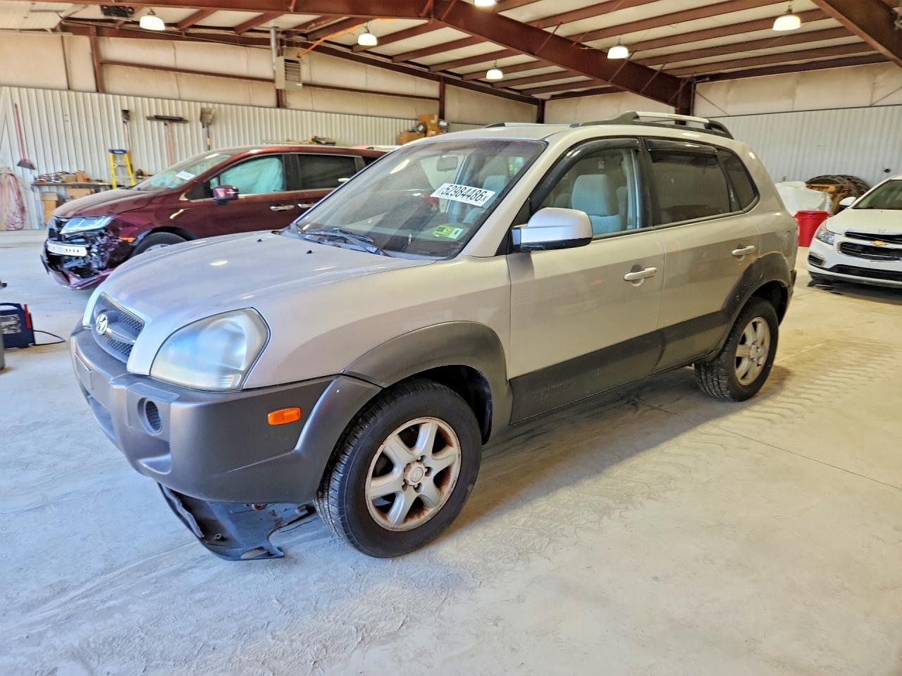 Salvage Hyundai TUCSON Image
