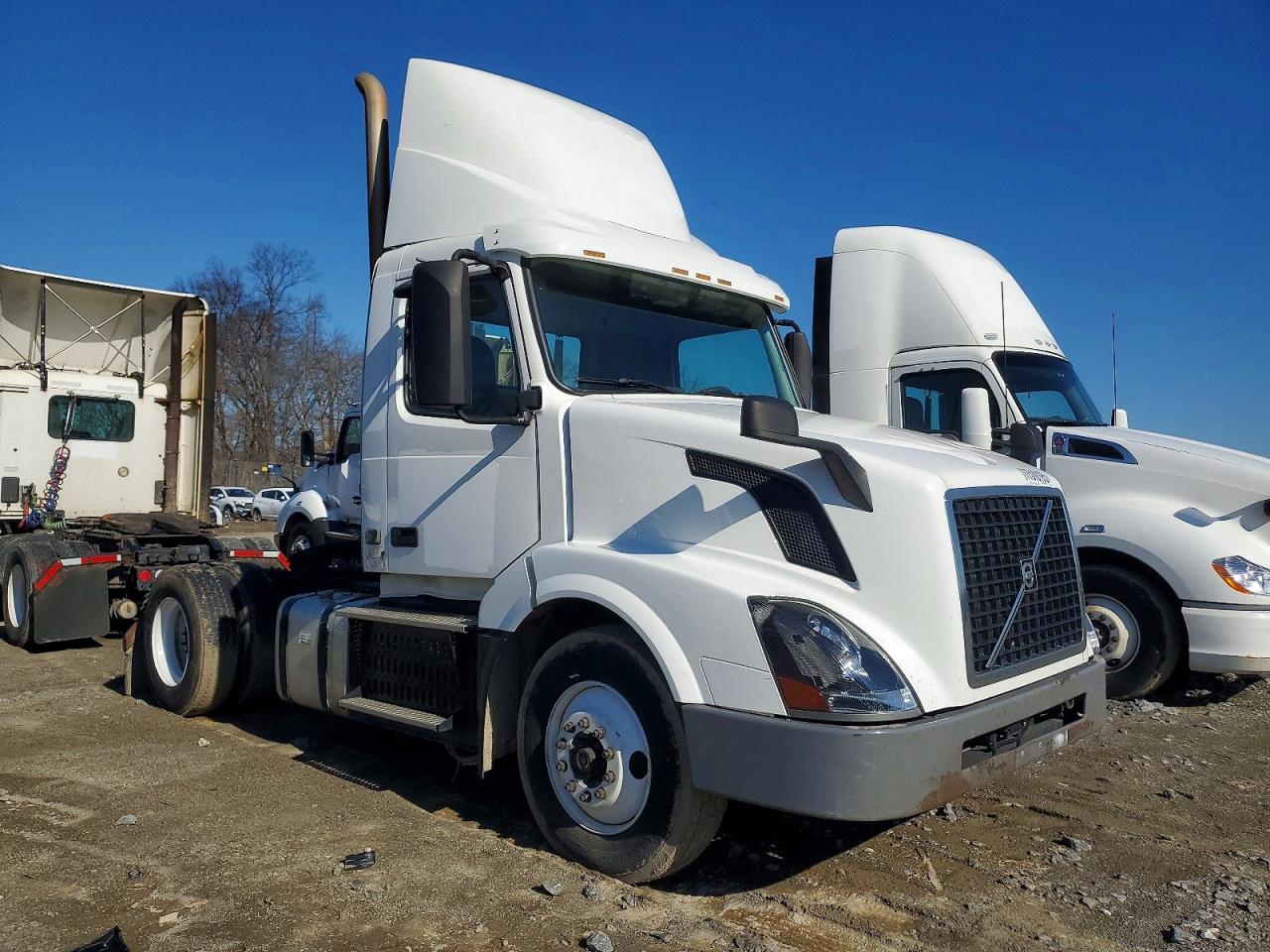 Salvage Volvo Vnl Image