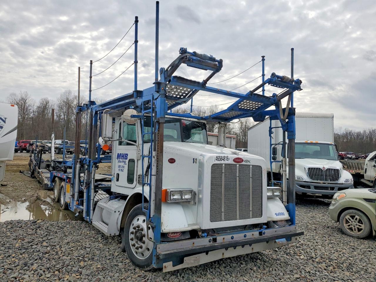 Salvage Peterbilt 365 Image