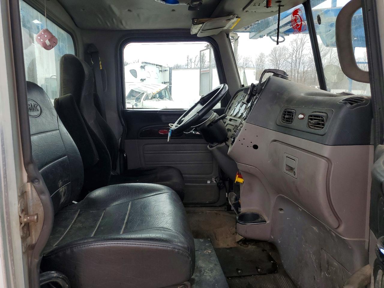 Peterbilt 365