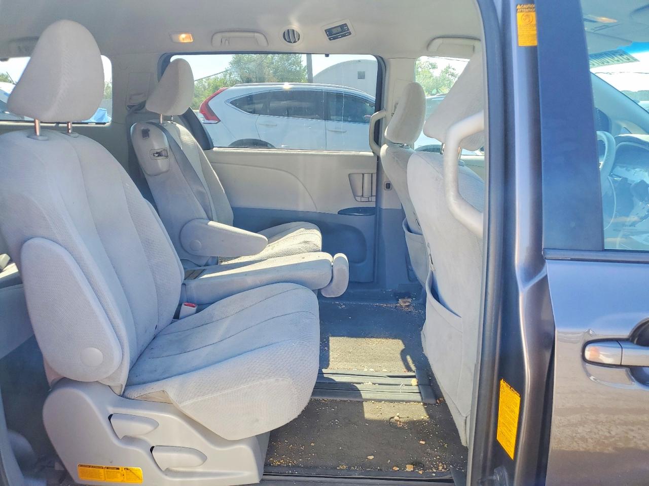 Toyota Sienna Le