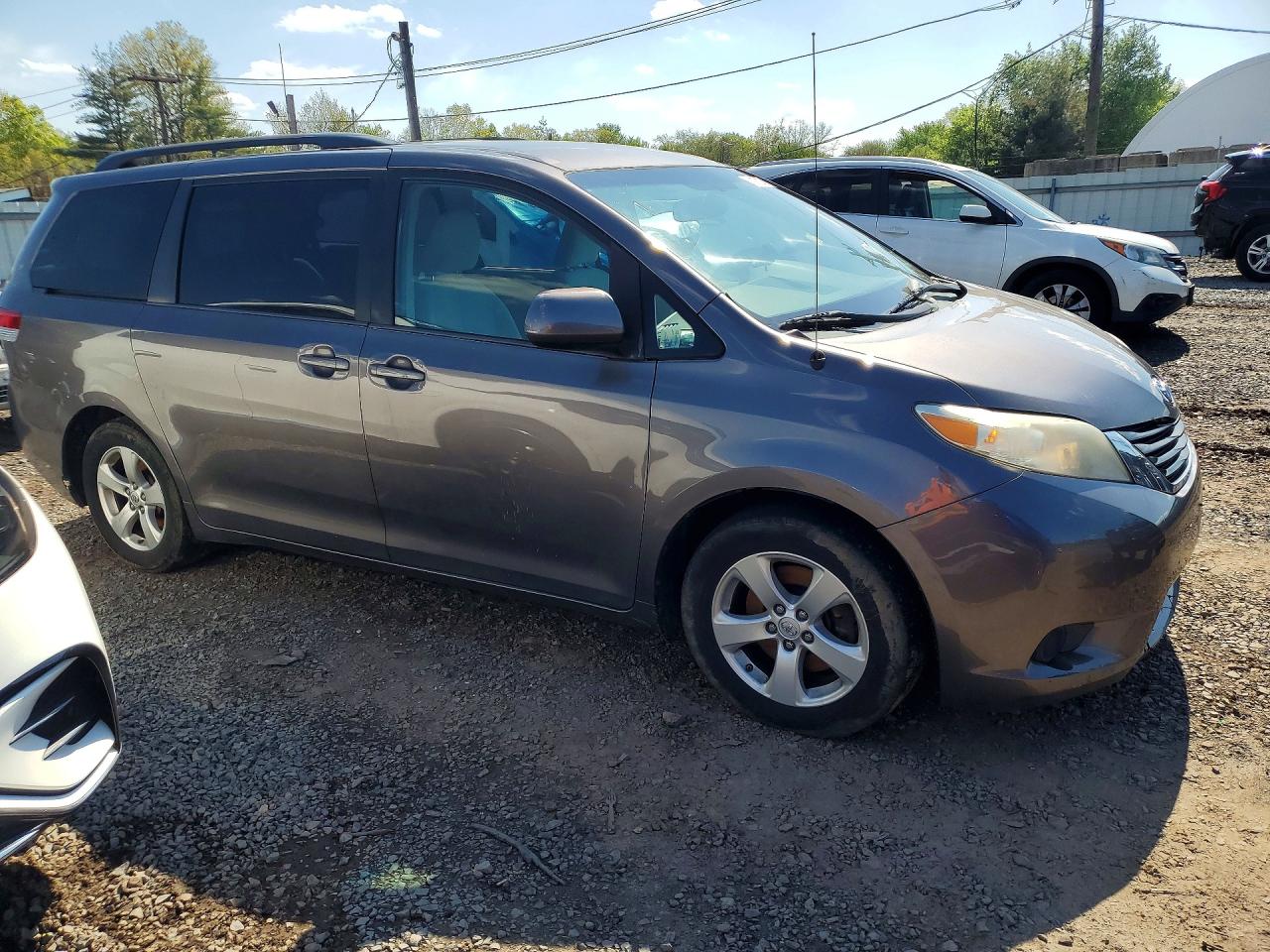 Toyota Sienna Le
