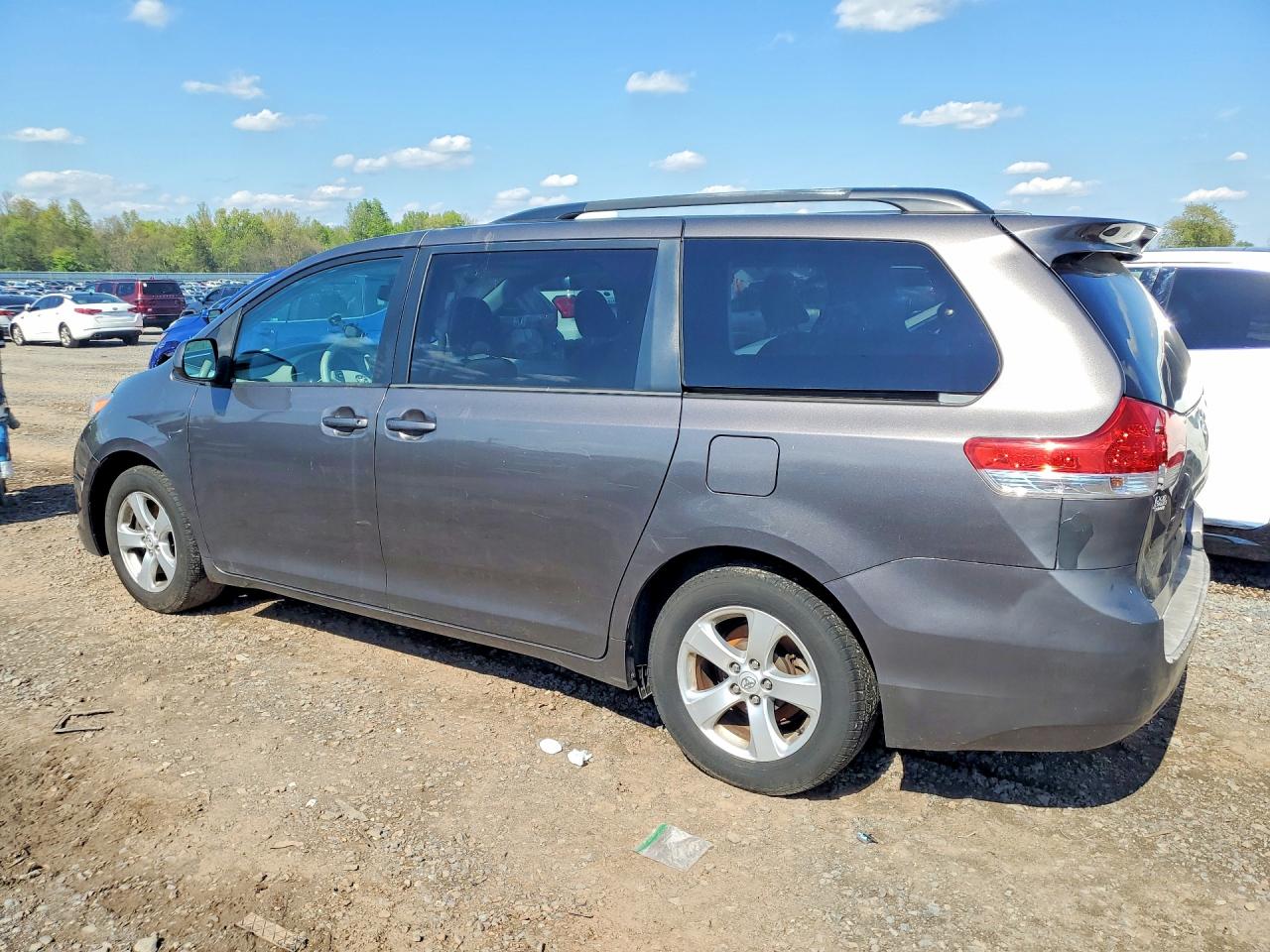 Toyota Sienna Le
