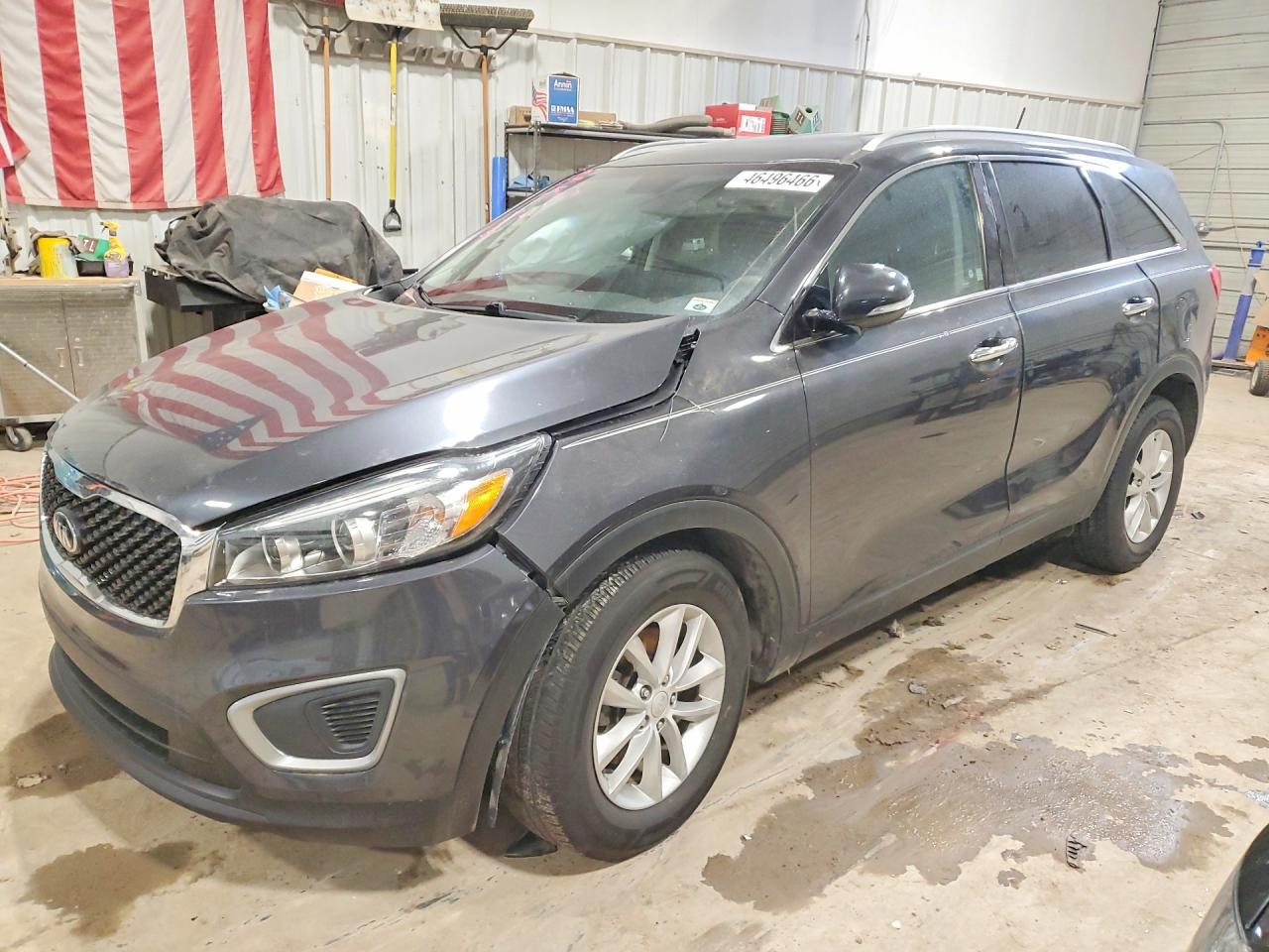 Salvage Kia Sorento Image