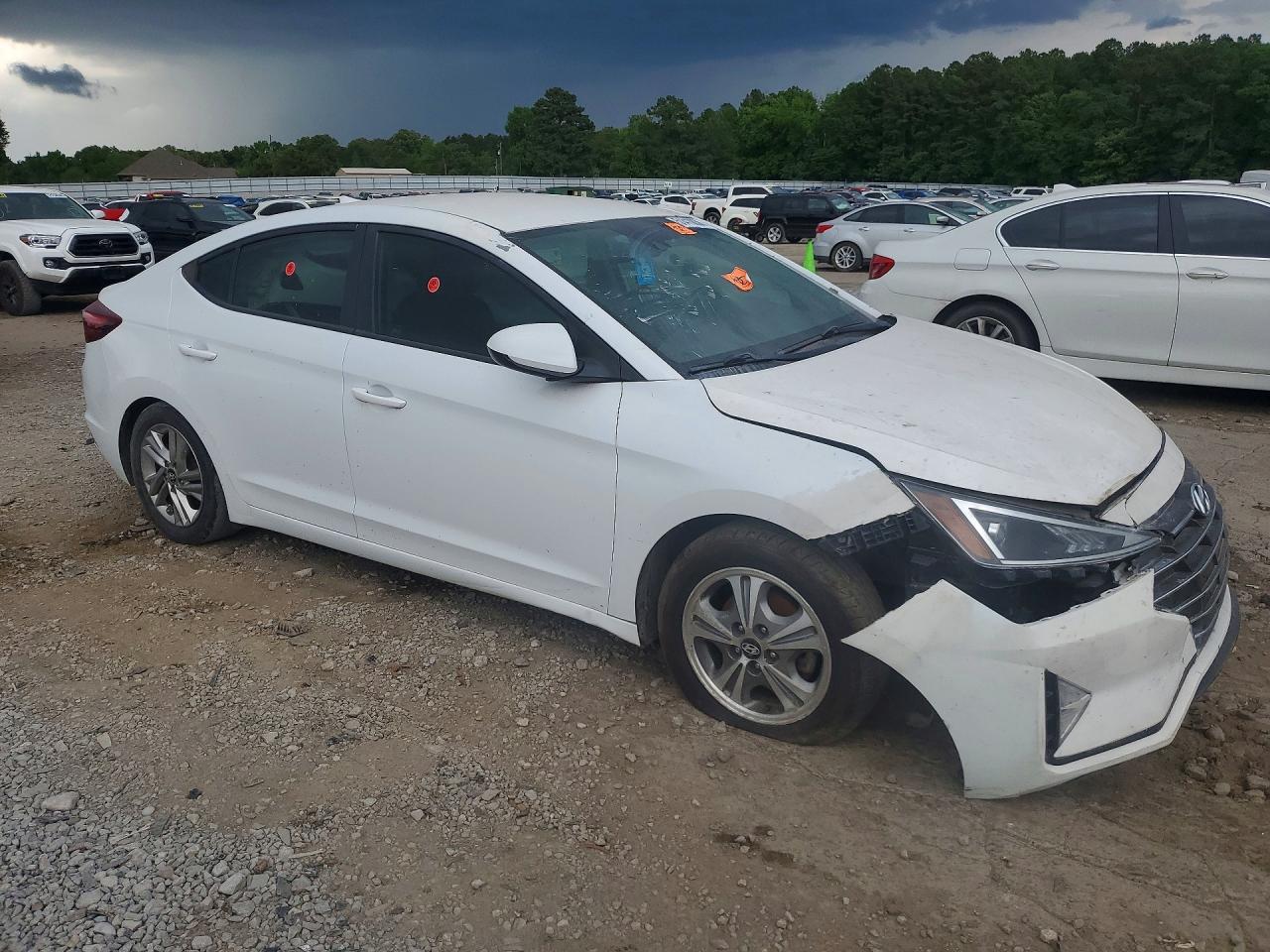 Hyundai ELANTRA Sel