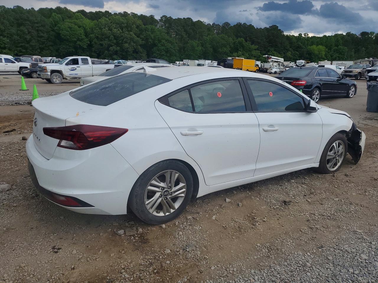 Hyundai ELANTRA Sel