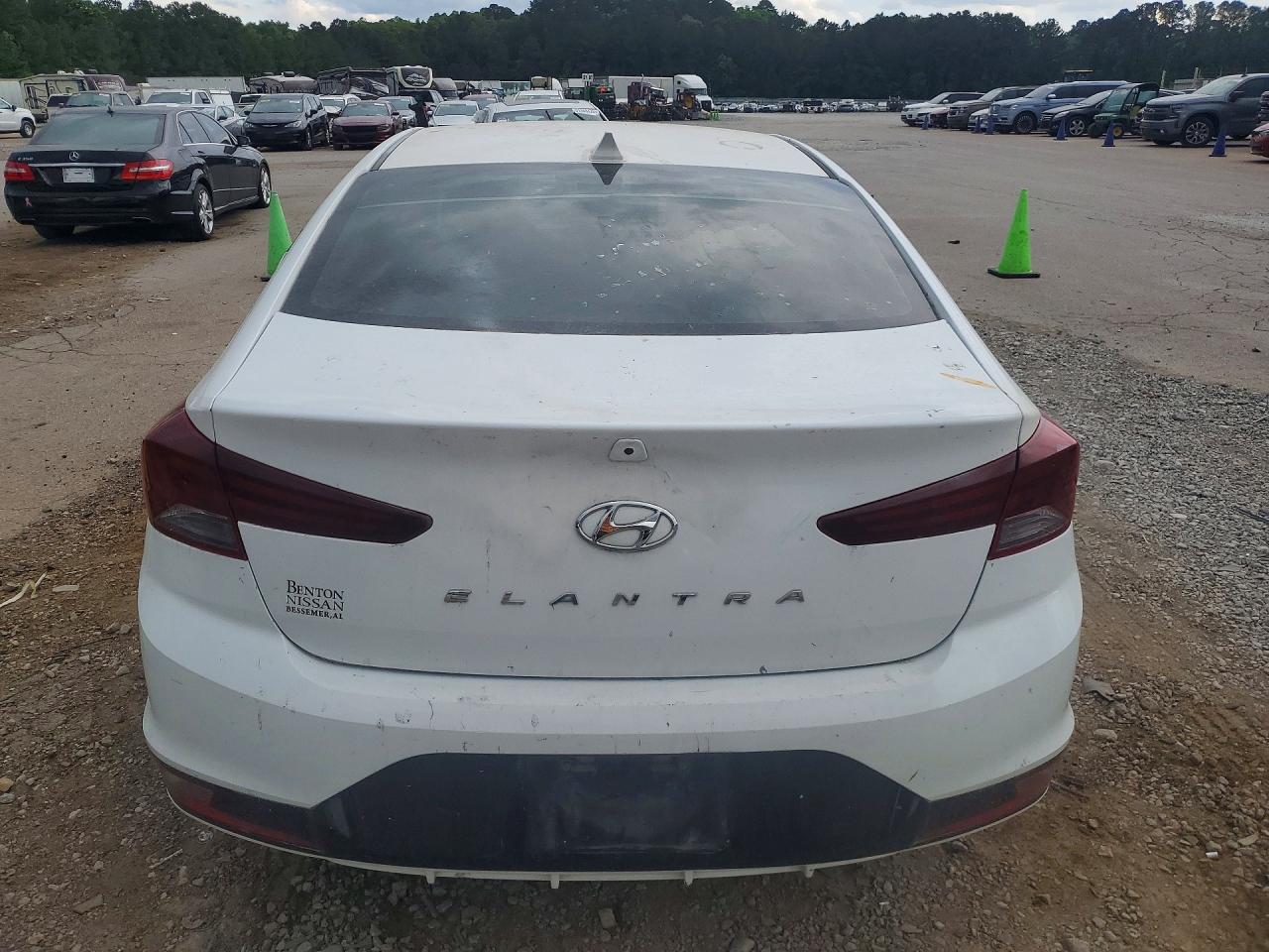 Hyundai ELANTRA Sel