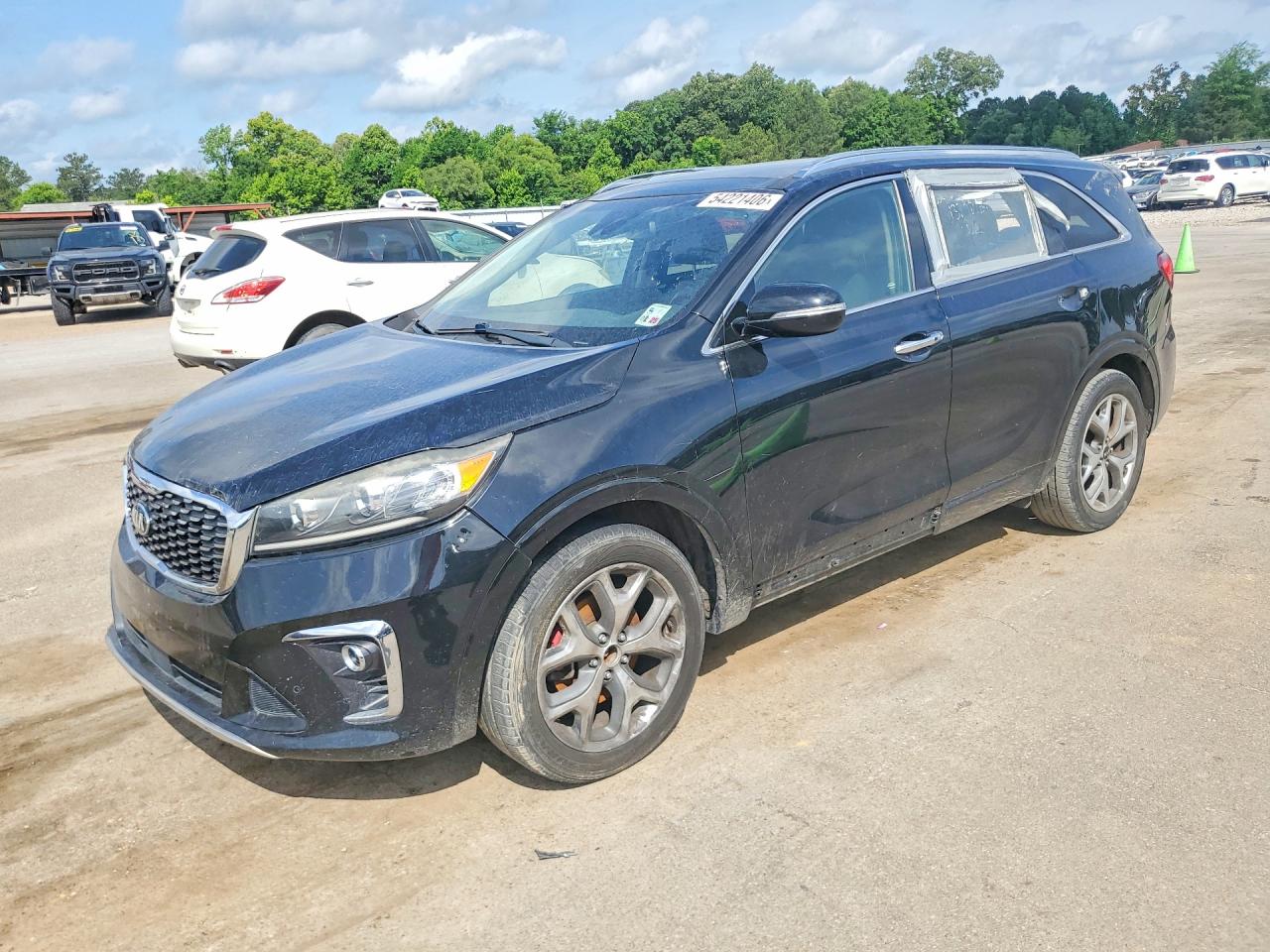 Salvage Kia Sorento Image