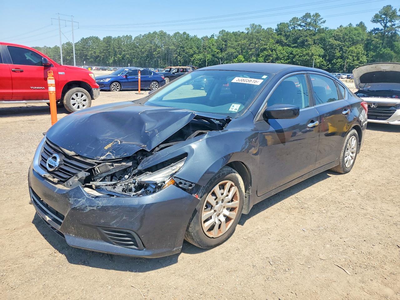 Salvage Nissan Altima Image