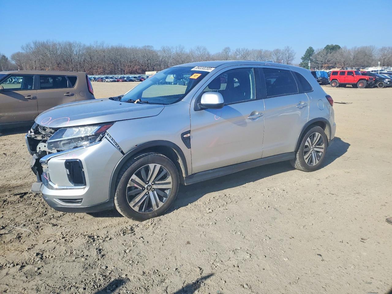 Salvage Mitsubishi Outlander Image