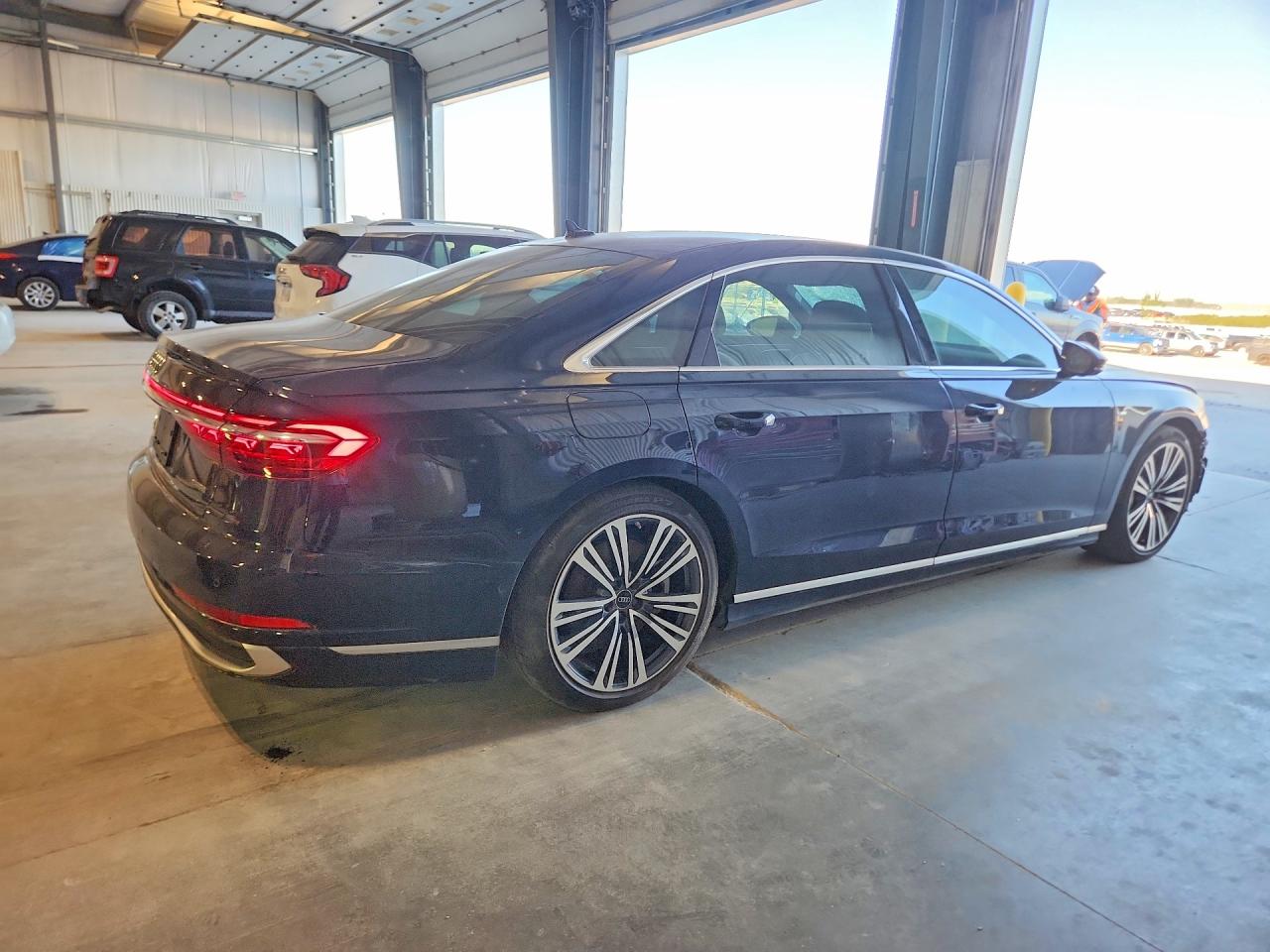 Audi A8 L